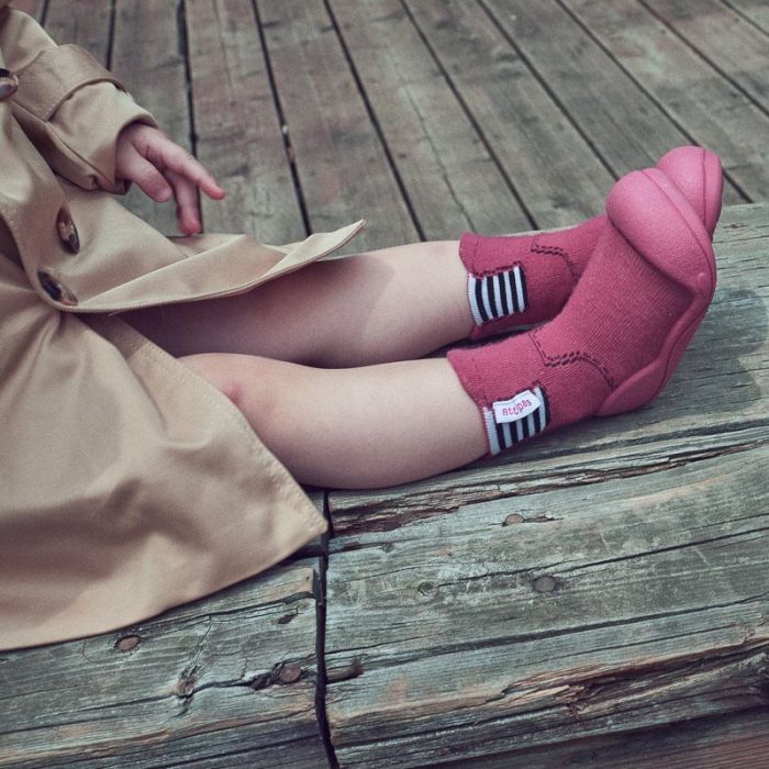 Mazuļu pirmās kurpes Attipas "Rainboots red" 