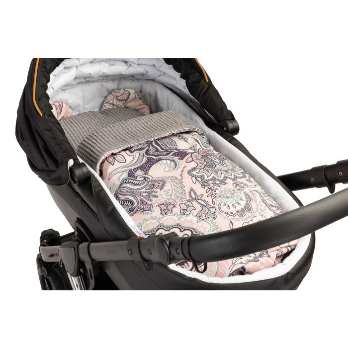 Komplekts "Pale flowers" pleds 56x76 cm un spilvens 30x35 cm pelēks